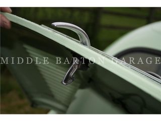 ENGINE HATCH HANDLE-600